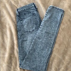 Acid wash skinny jeans